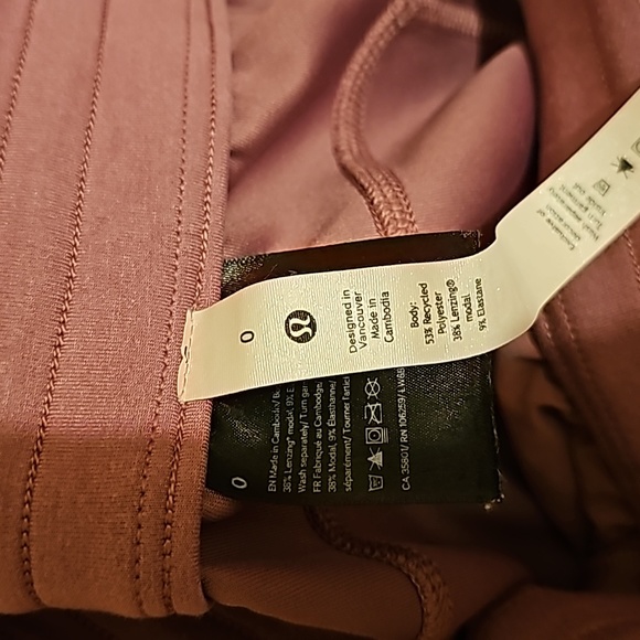 lululemon sofstreme high rise crop pant - Picture 7 of 7